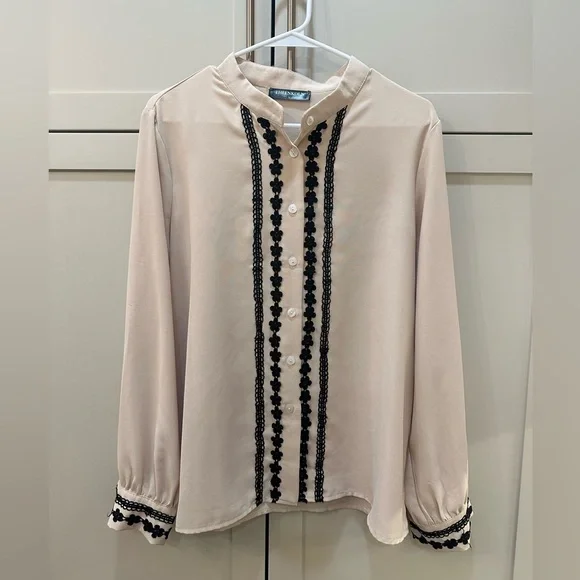 Versona Elegant Cream Blouse with Black Detailing- L - Picture 5 of 9